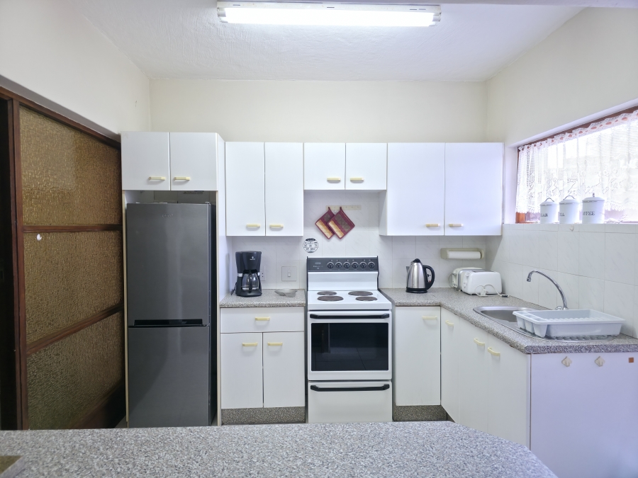 6 Bedroom Property for Sale in Jeffreys Bay Central Eastern Cape